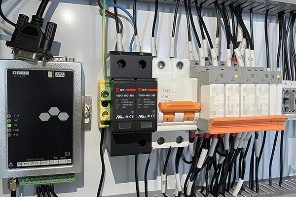 单相浪涌保护器