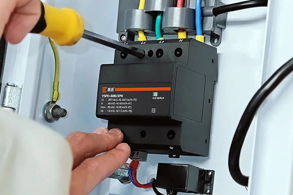 浪涌保护器接线