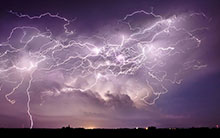 易造电涌保护器（SPD）