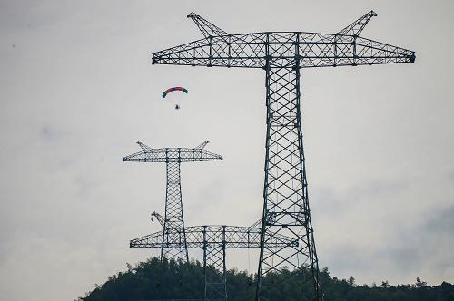 防止架空线引进危险电压的措施