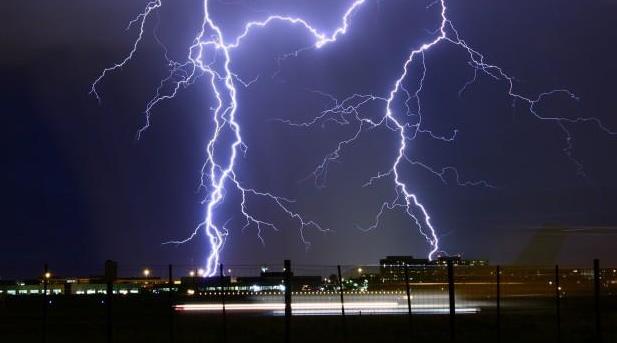 防雷设备的构造与运行-阀型避雷器