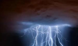 骑车还能遭雷劈？背后的真相居然是这样--易造防雷